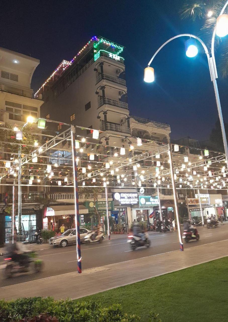 4 Rivers Hotel Phnom Penh Exterior photo