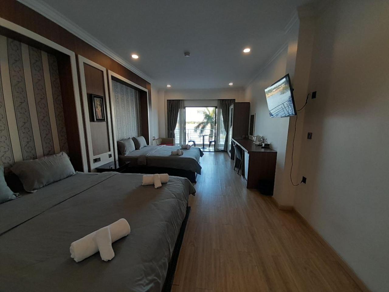 4 Rivers Hotel Phnom Penh Exterior photo