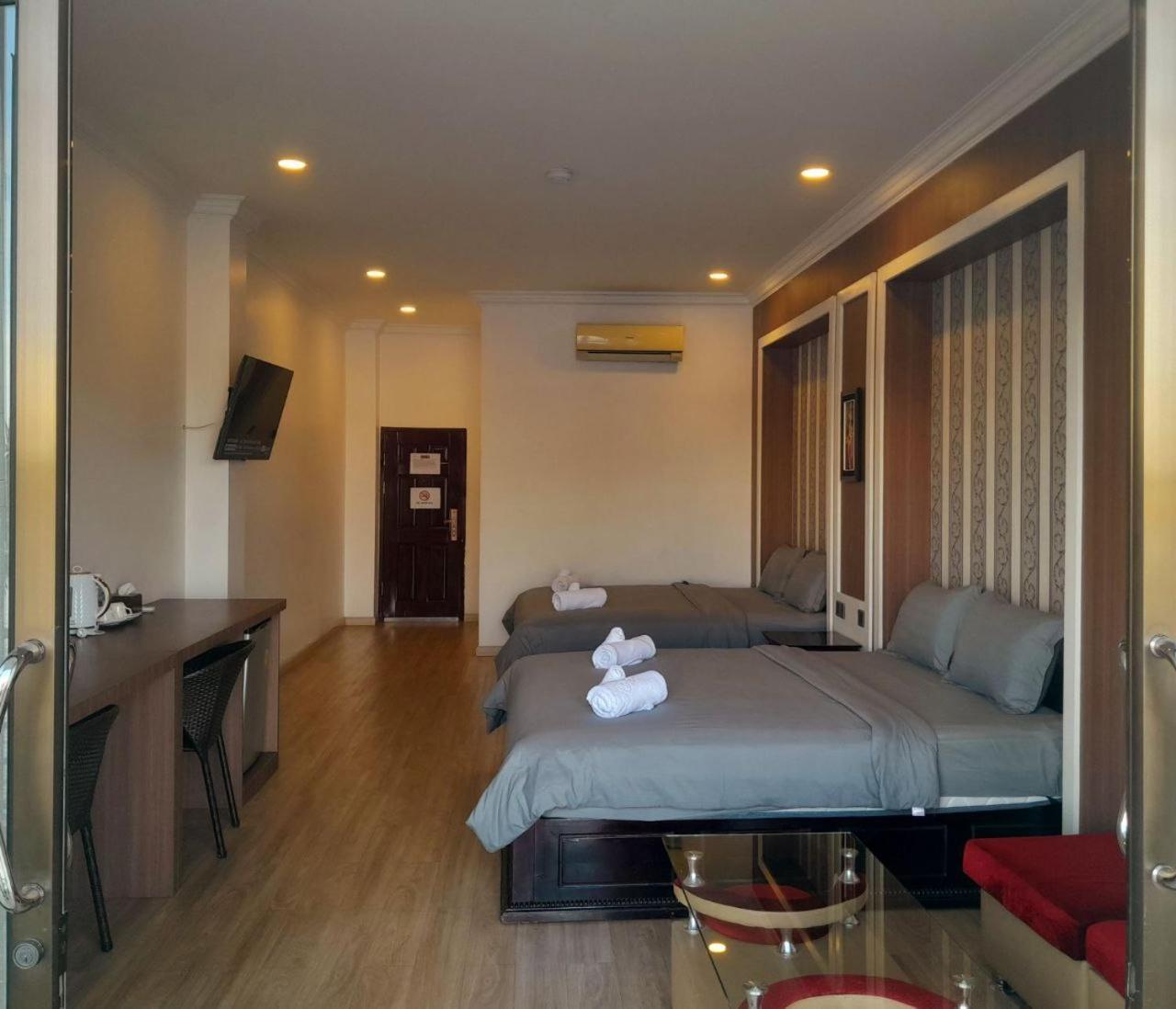 4 Rivers Hotel Phnom Penh Exterior photo