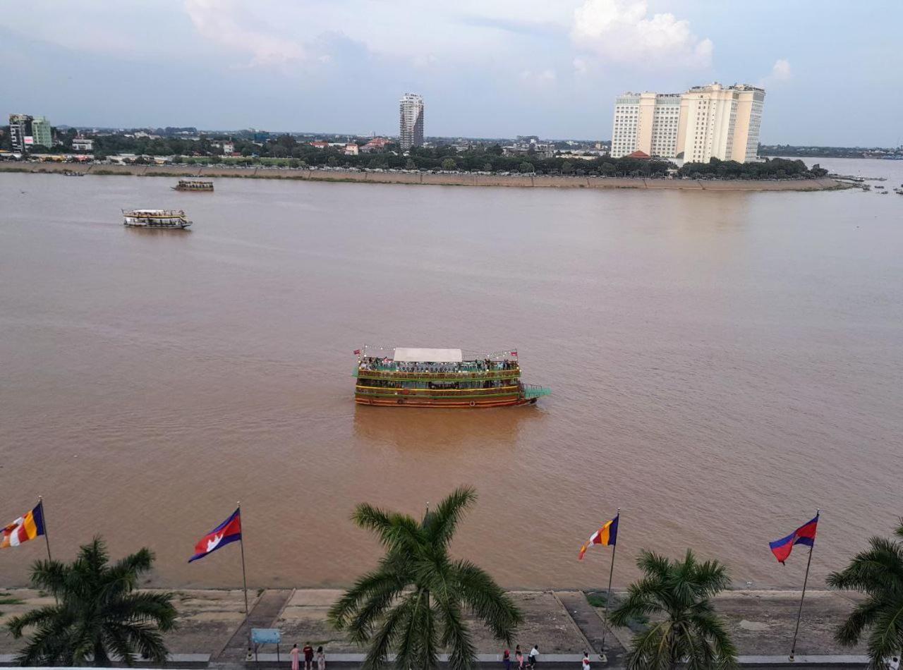 4 Rivers Hotel Phnom Penh Exterior photo