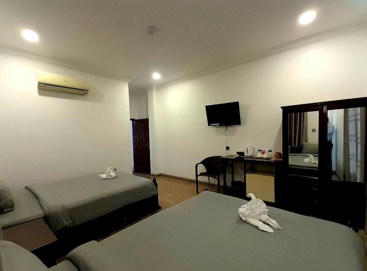4 Rivers Hotel Phnom Penh Exterior photo