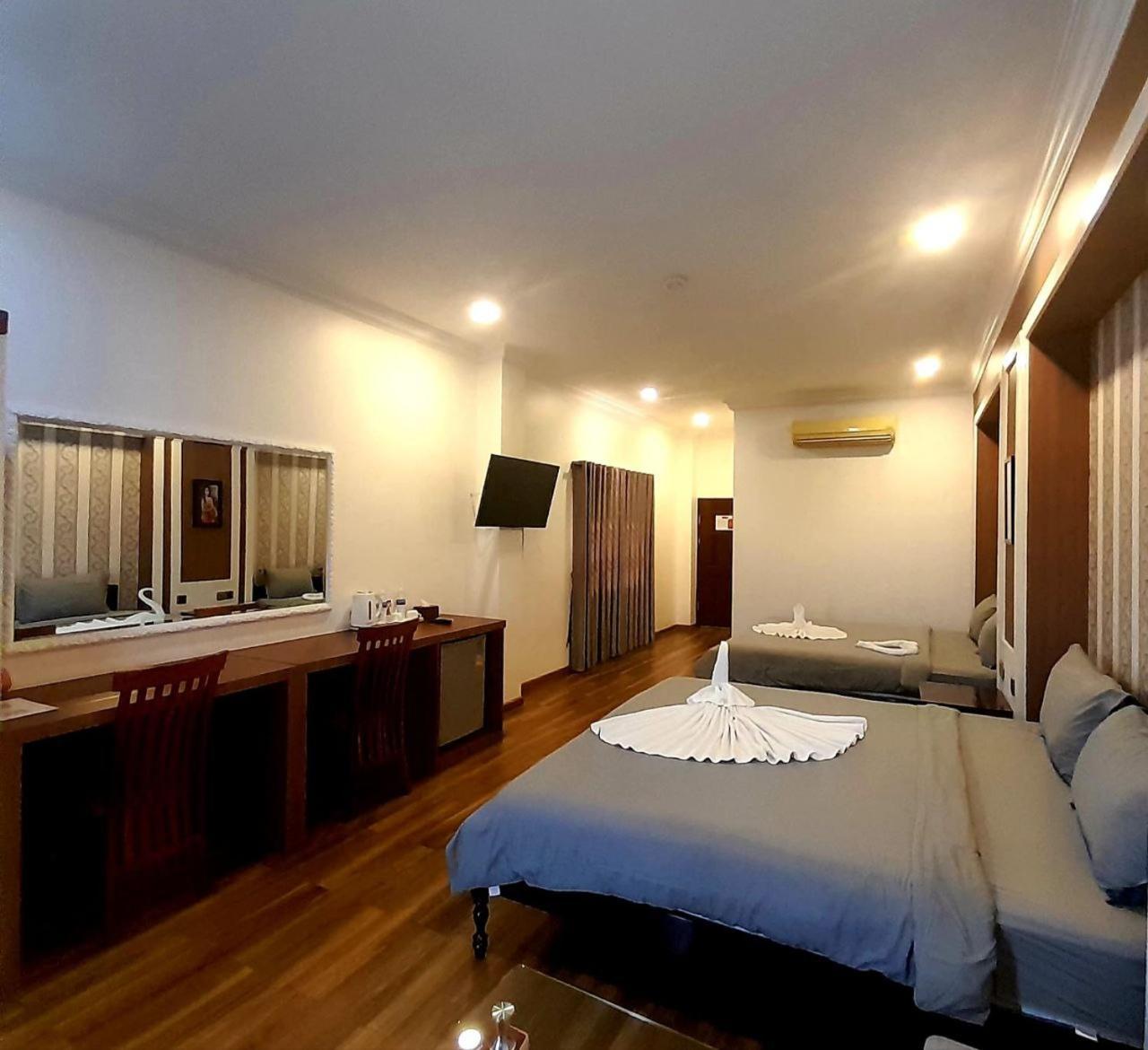 4 Rivers Hotel Phnom Penh Exterior photo
