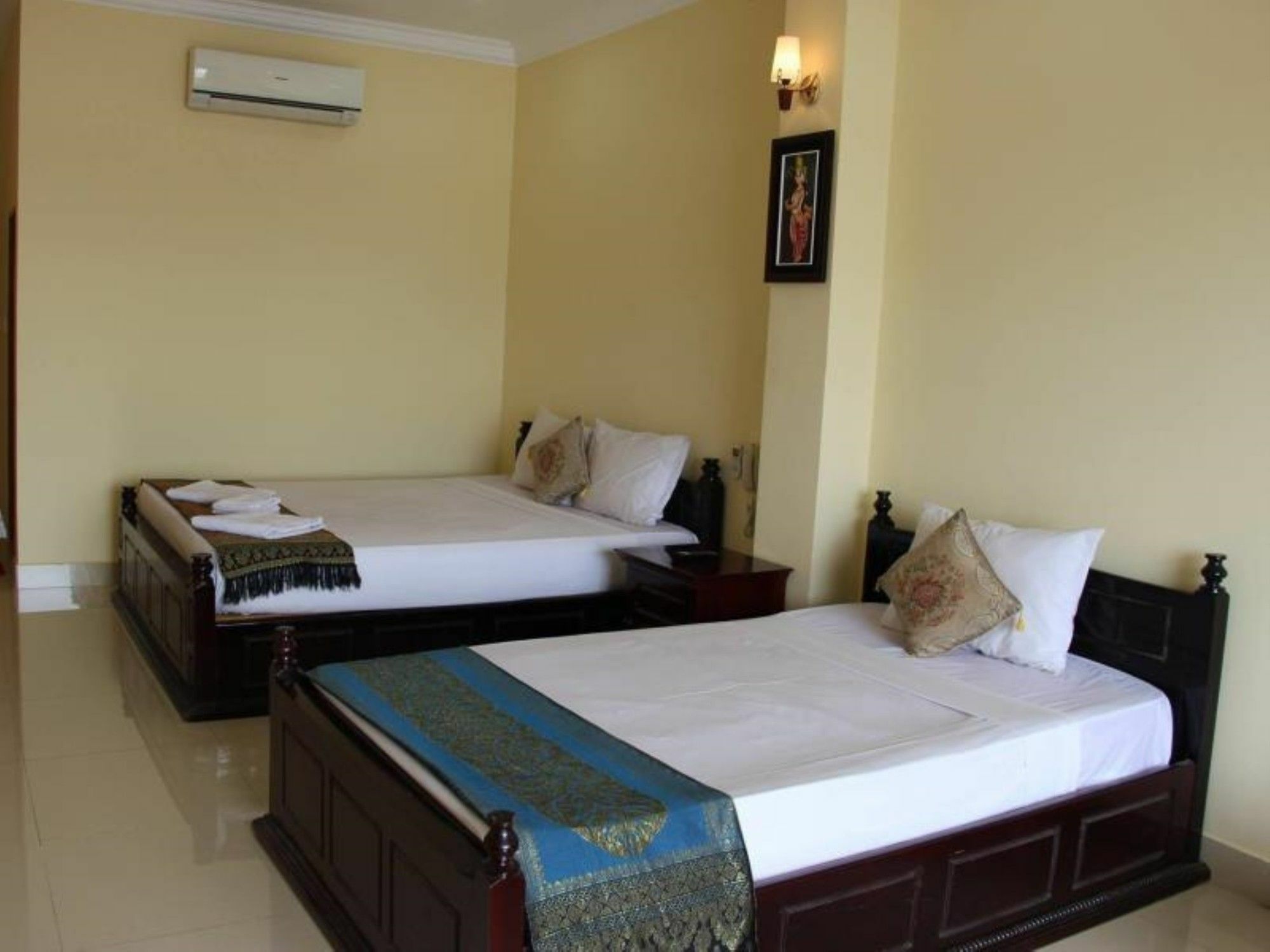 4 Rivers Hotel Phnom Penh Exterior photo