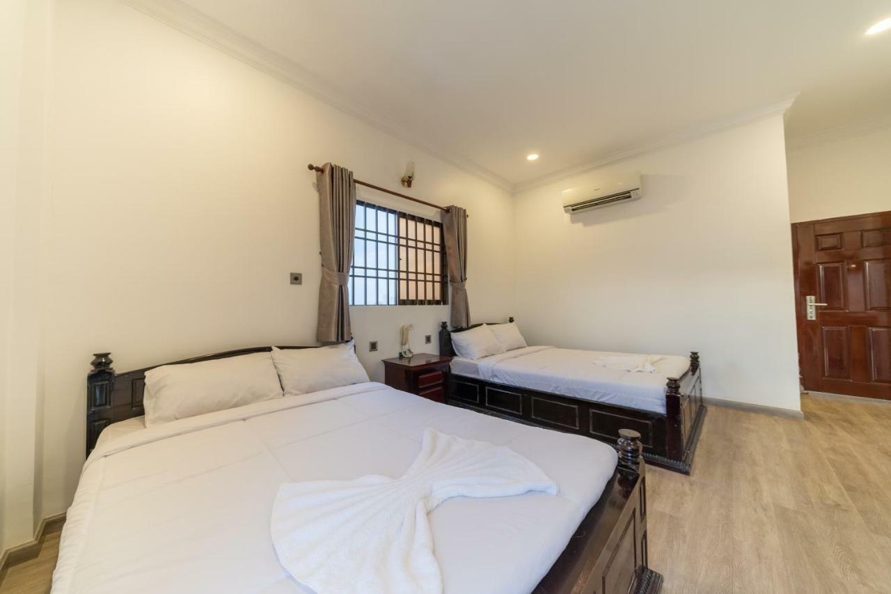 4 Rivers Hotel Phnom Penh Exterior photo